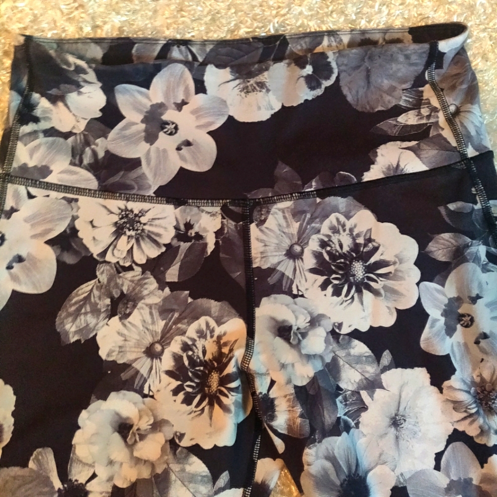 Women's Athletic Active Workout Leggings Size Large Go-Dry NWOT - Picture 4 of 12